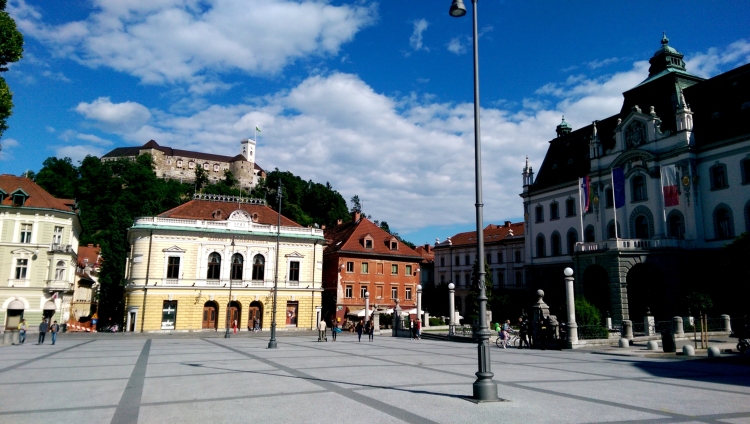 Kongresni_trg,_Ljubljana_(14126162610).jpg